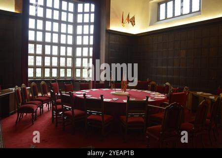 Potsdam, Allemagne - 29 octobre 2024 - la table de conférence de la Conférence de Potsdam 1945 au Palais Cecilienhof. (Photo de Markku Rainer Peltonen) Banque D'Images