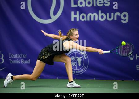 Hambourg, Allemagne. 30 octobre 2024. Tennis, tournoi ITF 75, premier tour, Bencic (Suisse) - Avdeeva (Russie), la russe Yulia Avdeeva en action. Crédit : Gregor Fischer/dpa/Alamy Live News Banque D'Images