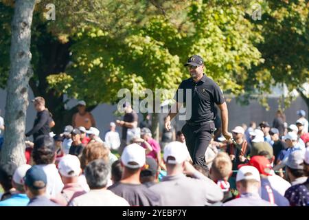 Montréal, Québec, Canada. 29 septembre 2024. Corey Connors (CAN) s’approche du premier green lors de la finale de la Coupe des Présidents 2024 au Club de Golf Royal Montréal. (Crédit image : © Debby Wong/ZUMA Press Wire) USAGE ÉDITORIAL SEULEMENT! Non destiné à UN USAGE commercial ! Banque D'Images