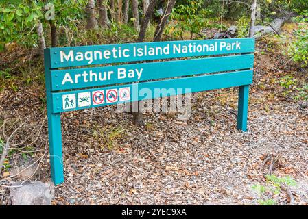 Panneau en bois pour le parc national de Magnetic Island, Queensland, Australie Banque D'Images