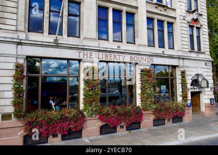 The Liberty Bounds, 15 Trinity Square, Tower Hill, City Of London, Londres, Angleterre. Banque D'Images