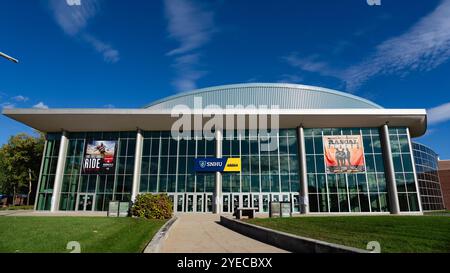 Manchester, New Hampshire - 9 octobre 2024 : la SNHU Arena, une installation gérée par ASM Global, est une arène d'événements en salle. Banque D'Images