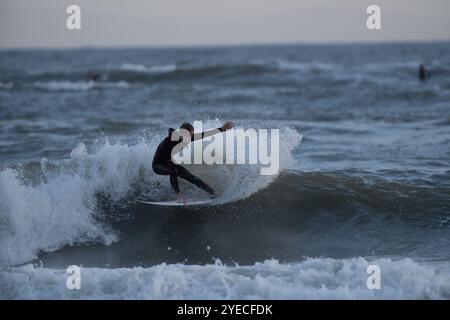 Surfer réduit Banque D'Images