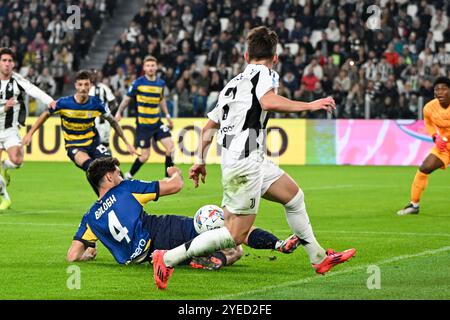 Torino, Italie. 30 octobre 2024. Botond Balongh de Parme en action lors du match de football Serie A entre la Juventus et Parme au stade Allianz de Turin, Italie - mercredi 30 octobre 2024. Sport - Soccer . (Photo de Tano Pecoraro/Lapresse) crédit : LaPresse/Alamy Live News Banque D'Images