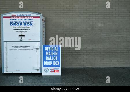 Washington, États-Unis. 30 octobre 2024. Une urne à Washington, DC, le mercredi 30 octobre 2024. (Photo de Annabelle Gordon/Sipa USA) crédit : Sipa USA/Alamy Live News Banque D'Images