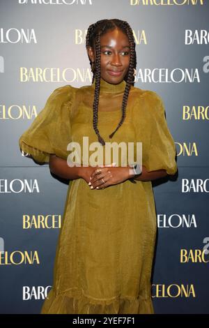 Heather Agyepong assiste à l'ouverture de la soirée de gala de 'Barcelona' au Duke of York's Theatre à Londres, avec Lily Collins et Alvaro morte. Crédit : John Davies/Alamy Live News Banque D'Images