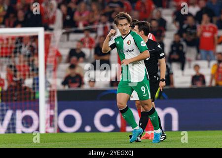 Ayase Ueda vue en fête après avoir marqué un but lors d'un match de Ligue des champions de l'UEFA entre les équipes de SL Benfica et Feyenoord (Maciej Rogowski) Banque D'Images