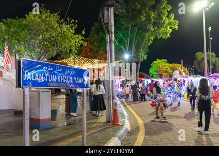 Malacca, Malaisie - septembre 20,2024 : panneau de rue de Jalan Tun Khalil Yaakob de la ville de Malacca, Malaisie. Banque D'Images