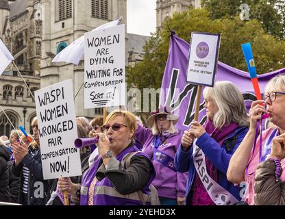 Westminister, Londres, Royaume-Uni, octobre 30 2024, WASPI Women, 3, manifestant le jour du budget devant les chambres du Parlement, au sujet de l'absence de compensation Banque D'Images