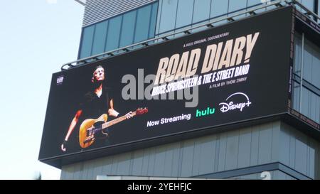 Los Angeles, Californie, États-Unis 29 octobre 2024 Bruce Springsteen Road Diary Billboard on Sunset Blvd le 29 octobre 2024 à Los Angeles, Californie, États-Unis. Photo de Barry King/Alamy Stock photo Banque D'Images