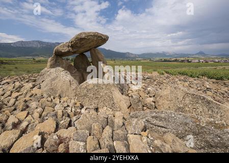 Dolmen mégalithique Chabola de la Hechicera, à la Guardia, pays Basque, Espagne, Europe Banque D'Images