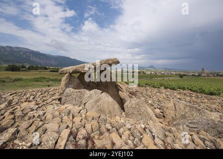 Dolmen mégalithique Chabola de la Hechicera, à la Guardia, pays Basque, Espagne, Europe Banque D'Images