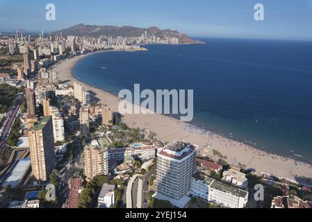 Vue aérienne de la ville de Benidorm, dans la province d'Alicante, Espagne, Europe Banque D'Images