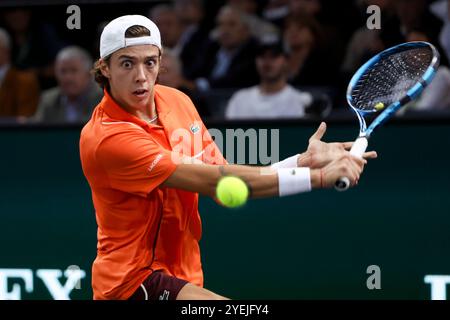 Paris, France. 30 octobre 2024. Arthur Cazaux lors du 3e jour du Rolex Paris Masters 2024, un tournoi de tennis ATP Masters 1000 le 30 octobre 2024 à Accor Arena à Paris, France - photo Jean Catuffe/DPPI crédit : DPPI Media/Alamy Live News Banque D'Images