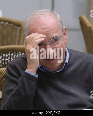 Séville, 10/27/2023. Entretien avec Alfonso Guerra par Ignacio Camacho. Photo : JM Serrano. Archsev. Crédit : album / Archivo ABC / Juan Manuel Serrano Becerra Banque D'Images