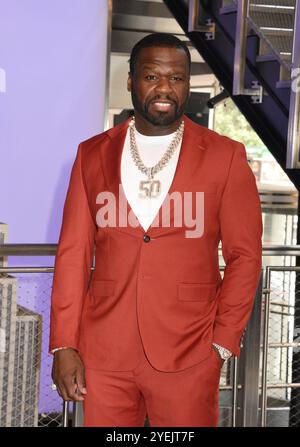 **PHOTO DE FICHIER** 50 cent affirme qu'il a refusé 3 millions de dollars Trump performance à MSG. NEW YORK, NY - 6 JUIN : 50 cent photographié alors que les Cast Members de Power franchise éclairent l'Empire State Building pour célébrer le mois de la musique noire, la première saison de Power Book II : Ghost et le 10e anniversaire de l'univers de la puissance le 6 juin 2024 à New York. Crédit : mpi099/MediaPunch Banque D'Images