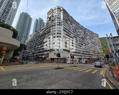 Le Monster building ( Yick Fat building ) sur King's Road à Quarry Bay, Hong Kong. Banque D'Images