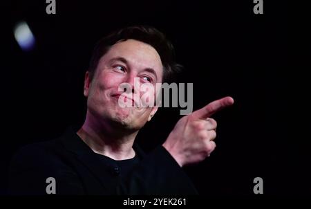 Elon Musk, PDG de Tesla, parle lors du dévoilement du nouveau modèle y de Tesla à Hawthorne, en Californie, sur 14 mars 2019 Banque D'Images