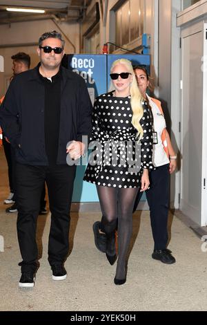 Venise, Italie. 02 septembre 2024. Lady Gaga et Michael Polansky arrivent à aereoport pour le 81ème Festival International du film de Venise à Venise. (Photo de Luigi Iorio/SOPA images/Sipa USA) crédit : Sipa USA/Alamy Live News Banque D'Images