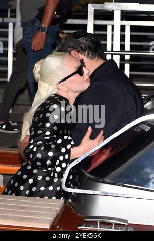 Venise, Italie. 02 septembre 2024. Lady Gaga et Michael Polansky arrivent à aereoport pour le 81ème Festival International du film de Venise à Venise. (Photo de Luigi Iorio/SOPA images/Sipa USA) crédit : Sipa USA/Alamy Live News Banque D'Images