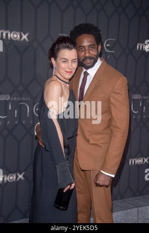 New York, États-Unis. 30 octobre 2024. Olivia Williams et Rhashan Stone assistent à la première mondiale de ''Dune : Prophecy'' de HBO au Jazz at Lincoln Center à New York, États-Unis, le 30 octobre 2024. (Photo de Thenews2/NurPhoto) crédit : NurPhoto SRL/Alamy Live News Banque D'Images