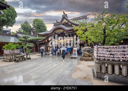 Le sanctuaire de Kushida lors d'une journée humide et orageuse à Fukuoka, au Japon, le 2 octobre 2024 Banque D'Images