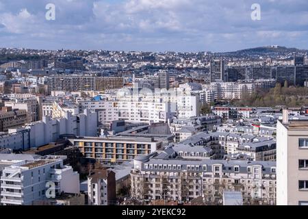 Issy-les-Moulineaux (région parisienne) : vue sur les quartiers de Chartreux, la ferme et les Iles depuis la partie haute d'Issy, quartier des Epinettes, avec le boul Banque D'Images