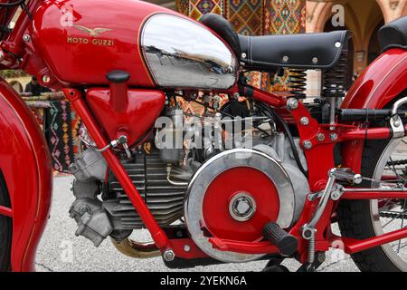 Padoue, Italie - 20 octobre 2024 : vue à Moto Guzzi Motorbike à Padoue en Italie Banque D'Images