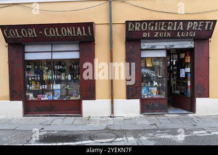 Padoue, Italie - 20 octobre 2024 : ancienne pharmacie à Padoue en Italie Banque D'Images