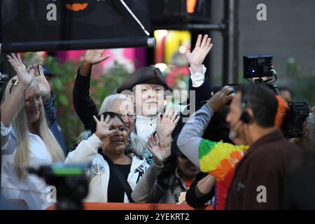 New York, États-Unis. 31 octobre 2024. Ambiance à NBC Today Show Halloween enregistrement au Rockefeller Plaza à New York, NY, le 31 octobre 2024. (Photo par Efren Landaos/Sipa USA) crédit : Sipa USA/Alamy Live News Banque D'Images