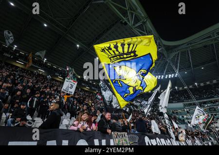 Vue générale à l'intérieur du stade Allianz avec les supporters de la Juventus FC acclamés lors du match de Serie A 2024/25 entre la Juventus FC et Parme Calcio 1913. Partition finale ; Juventus 2 : 2 Parme. Banque D'Images