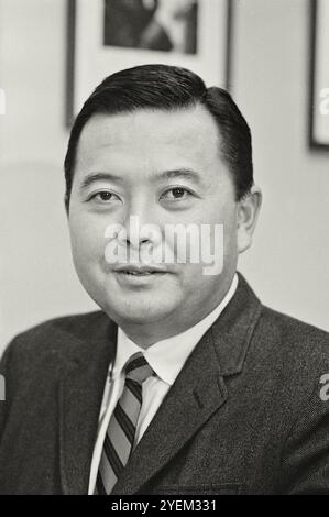 Daniel K. Inouye, sénateur démocrate d'Hawaï, portrait de tête et d'épaules, face avant. ÉTATS-UNIS. 5 janvier 1967 Banque D'Images