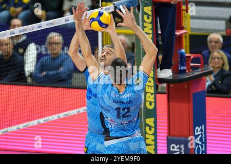 Set de Michele Baranowicz de Cisterna volley lors du match entre Rana Verona et Cisterna volley, saison régulière de la SuperLega Italian volley Banque D'Images