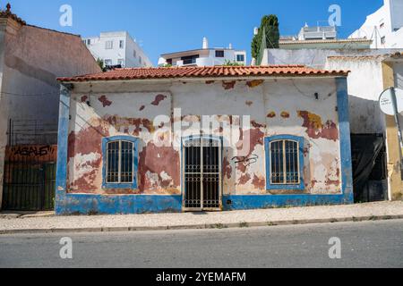 Portugal, région de l'Algarve, Albufeira, Une belle maison ancienne sur Rua do Movimento das Forças Armada Banque D'Images