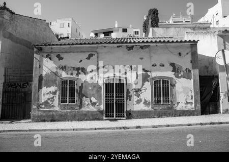 Portugal, région de l'Algarve, Albufeira, Une belle maison traditionnelle sur Rua do Movimento das Forcas Armada Banque D'Images