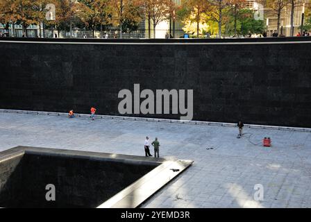 Nettoyage du Mémorial de 9/11 Banque D'Images