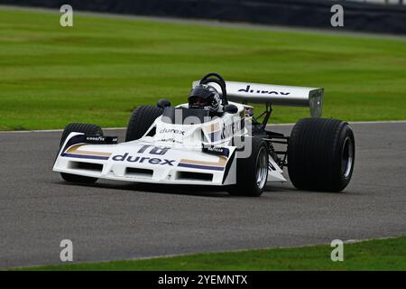 Surtees-Cosworth TS19, John Surtees Celebration, un défilé de voitures et de motos qui a figuré dans sa carrière en sport automobile en tant que pilote, pilote et équipe O. Banque D'Images