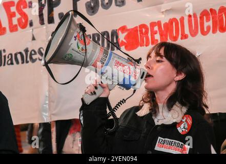 Madrid, Madrid, ESPAGNE. 31 octobre 2024. Face à la catastrophe provoquée par la récente DANA, avec plus d’une centaine de morts, plusieurs organisations ont manifesté sur la Plaza de Callao à Madrid en solidarité avec toutes les victimes et les personnes touchées par la DANA. (Crédit image : © Richard Zubelzu/ZUMA Press Wire) USAGE ÉDITORIAL SEULEMENT! Non destiné à UN USAGE commercial ! Banque D'Images