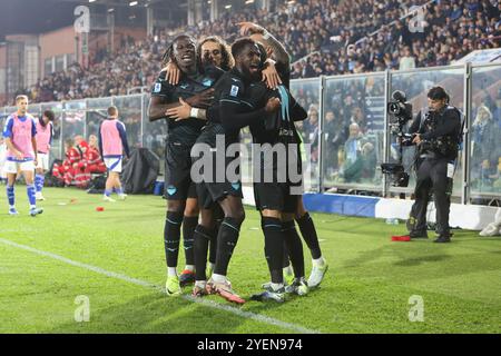 Como, Italie. 31 octobre 2024. ComoÕs en action lors du match de football Serie A Enilive 2024/2025 entre Côme et Lazio au stade Giuseppe Sinigaglia de Côme, dans le nord de l'Italie - jeudi 31 octobre 2024. Sport - Football. (Photo de Antonio Saia/LaPresse) crédit : LaPresse/Alamy Live News Banque D'Images