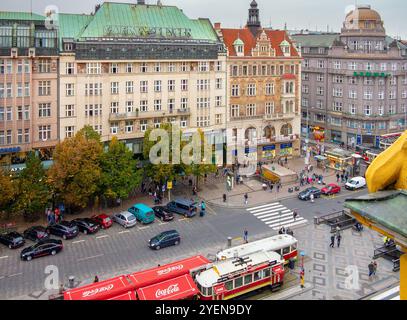 Vue depuis le Grand Hotel Europa, vue sur la place Venceslas depuis le grenier du Grand Hotel Europa 2014, tramway café sur la place Venceslas Banque D'Images