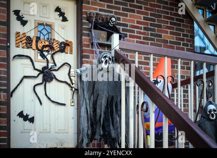 Montréal, Québec, Canada. 31 octobre 2024. Vue générale des rues de Montréal le jour de l'Halloween. (Crédit image : © Serkan Senturk/ZUMA Press Wire) USAGE ÉDITORIAL SEULEMENT! Non destiné à UN USAGE commercial ! Banque D'Images