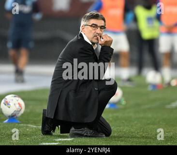 Rome, Italie. 31 octobre 2024. L'entraîneur-chef de Roma, Ivan Juric, réagit lors d'un match de football de Serie A entre Roma et Turin à Rome, Italie, Oct. 31, 2024. Crédit : Alberto Lingria/Xinhua/Alamy Live News Banque D'Images