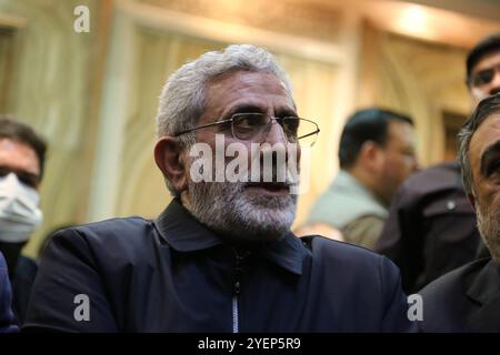 Téhéran, Iran. 31 octobre 2024. Le général de brigade iranien ESMAIL Qaani, chef de la Force Qods du corps des gardiens de la révolution islamique (CGRI), assiste à une cérémonie sur la place Palestine à Téhéran, commémorant feu Hashem Safieddine, un éminent religieux qui devait succéder au dirigeant du Hezbollah assassiné Hassan Nasrallah, tué par une frappe aérienne israélienne à Beyrouth. Qaani, nommé par le Guide suprême après la mort de Qasem Soleimani, dirige les opérations extraterritoriales de la Force Quds. En octobre 2024, des rumeurs suggèrent qu'il a été blessé ou tué aux côtés de Hashem Safieddine dans le Da Banque D'Images