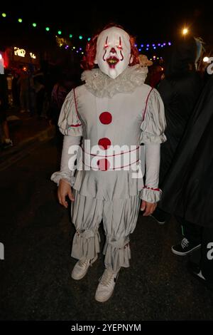 West Holllywood, Californie, USA 31 octobre 2024 West Hollywood Halloween Carnaval sur Santa Monica Blvd le 31 octobre 2024 à West Hollywood, Californie, USA. Photo de Barry King/Alamy Live News Banque D'Images