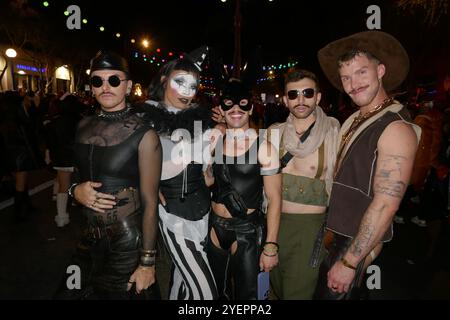 West Holllywood, Californie, USA 31 octobre 2024 West Hollywood Halloween Carnaval sur Santa Monica Blvd le 31 octobre 2024 à West Hollywood, Californie, USA. Photo de Barry King/Alamy Live News Banque D'Images