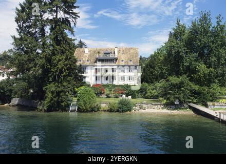 Chalets sur le lac Léman Banque D'Images