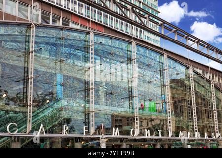 La gare de train de Paris -Gare Montparnasse. La France. Banque D'Images