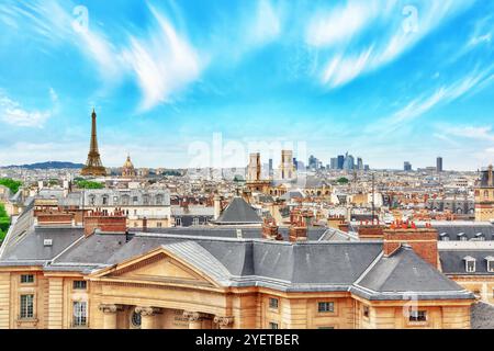 Belle vue panoramique sur Paris depuis le toit du Panthéon. Vue sur la Tour Eiffel. La France. Banque D'Images