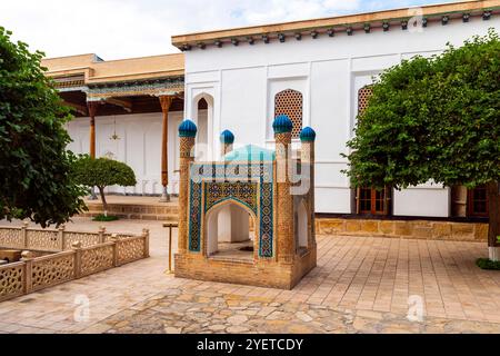 Eh bien dans le complexe de Bahouddin Naqshband Complex. Saqolhana début du XVIe siècle au complexe Bahouddin Naqshband, près de Boukhara, Ouzbékistan. Le Banque D'Images