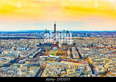 Vue depuis la tour Montparnasse sur le magnifique Paris au début du printemps. Banque D'Images